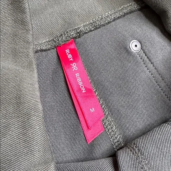 RUBY RIBBON Women’s Green Skinny Legging Jeans - Picture 3 of 7